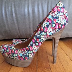 Jessica Simpson Floral Heels!